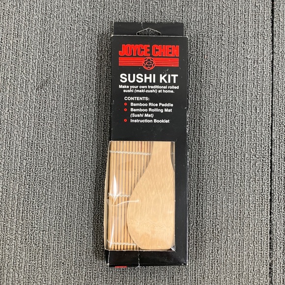 Joyce Chen Sushi Kit Make Your Own Traditional Rolled Sushi Maki-Zushi at Home - Picture 2 of 7